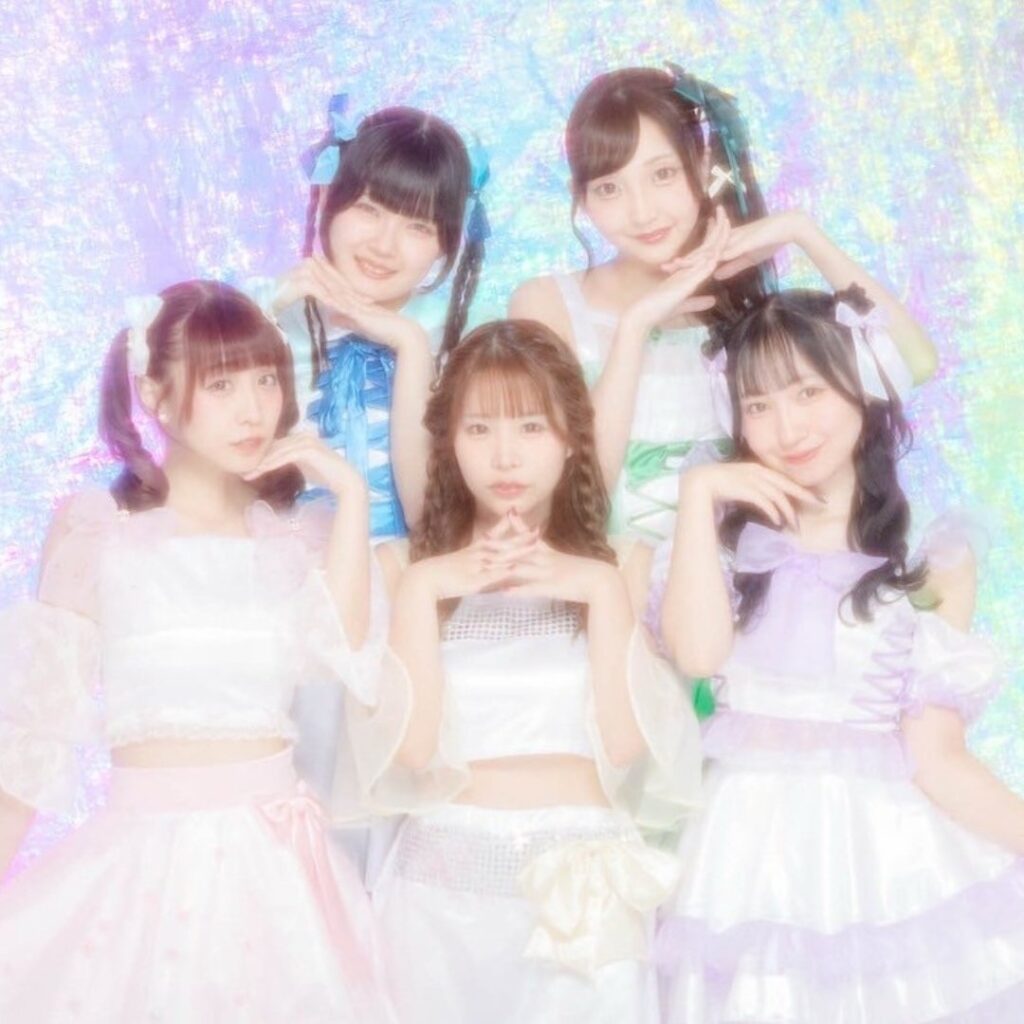 アイドルユニット「Tritone」の《Tritone》がリリース